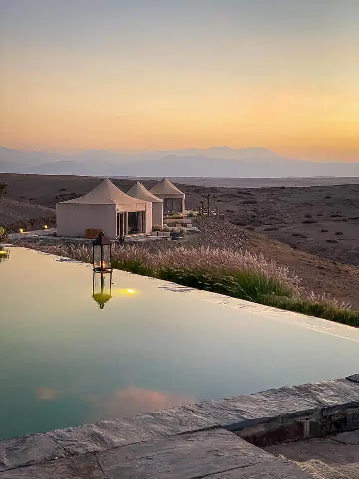 White Camel Lodge dans le désert d'Agafay près de Marrakech.