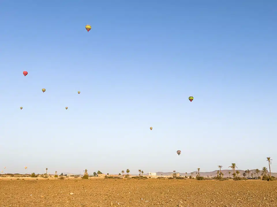 heissluftballons ueber marrakesch.jpg