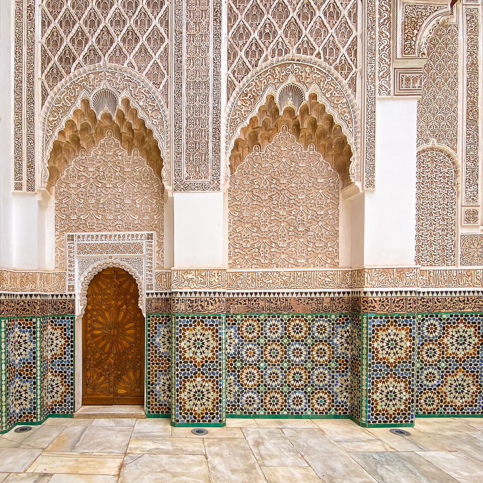 Entdecke die besten kulturellen Sehenswürdigkeiten von Marrakesch: Die Medersa Ben Youssef.