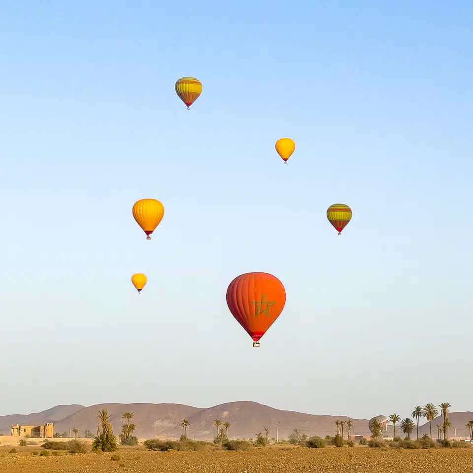 Die schönsten Tagesausflüge von Marrakesch: Ballonfahrt über die Wüste.